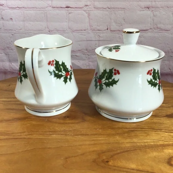 Porcelain Holly Berry Covered Sugar and Creamer Set - Made in Japan - Picture 4 of 7